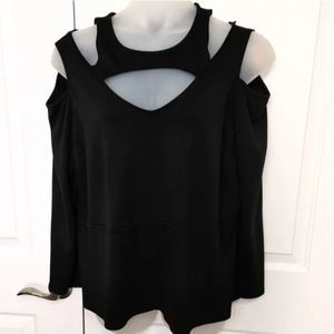 Cold shoulder top black